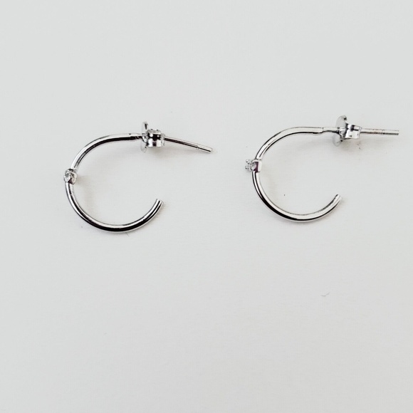 Bony Levy 18K White Gold Pave Diamond 0.06 ctw Bar Huggie Earrings